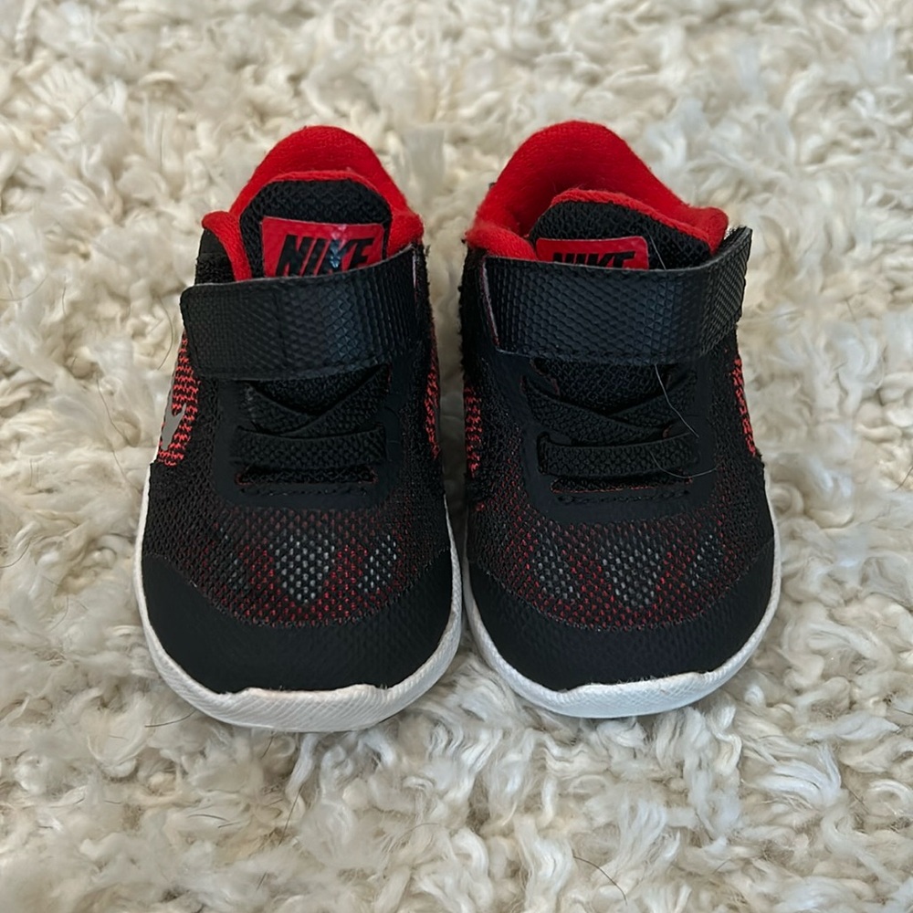 Infant boys Nike sneakers